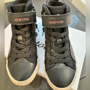 Girls junior Geox high top leather shoes sneakers size 33